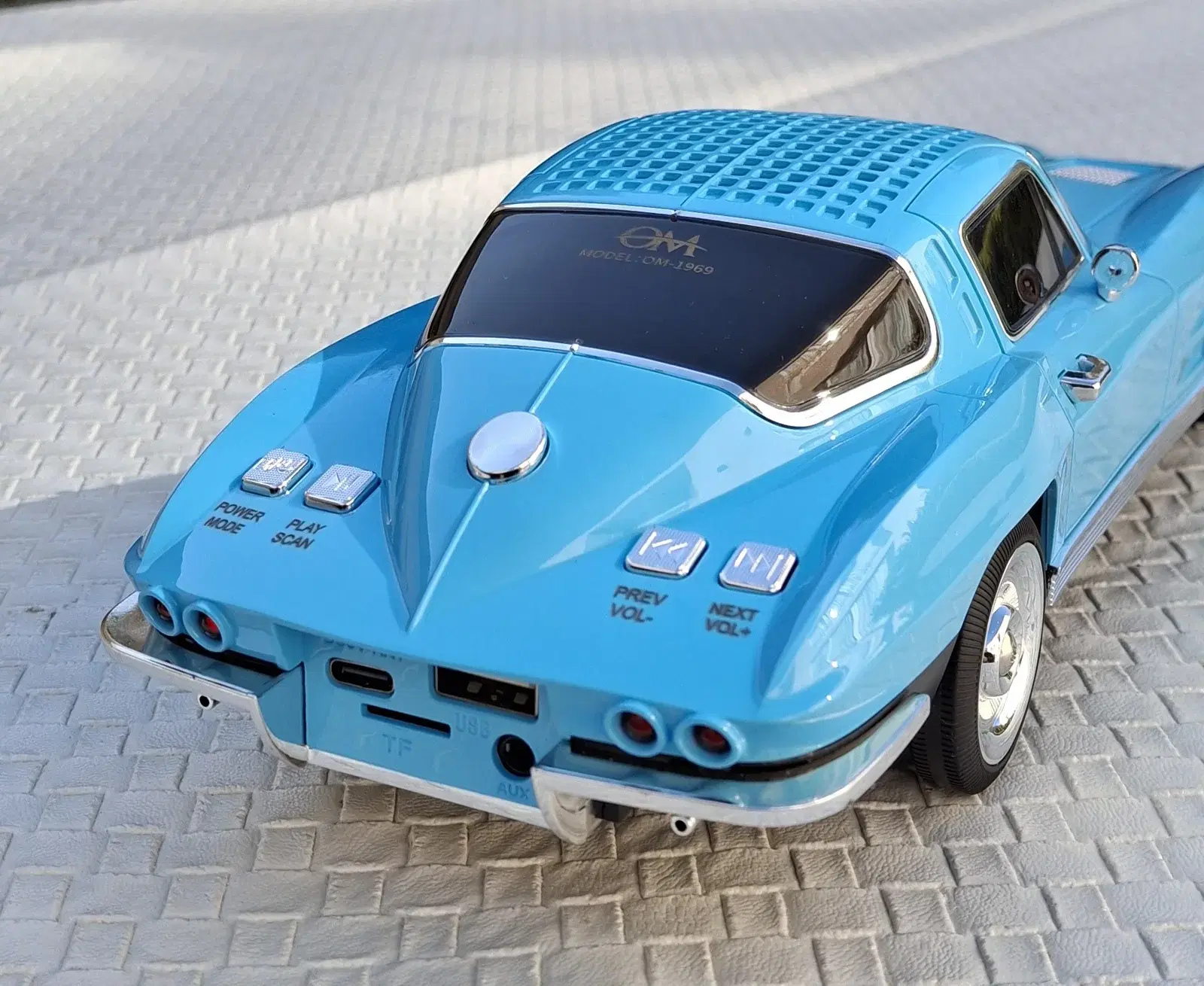 AUTO PARLANTE ViNtAgE Chevrolet Corvette Sting Ray Coupe (C2) Celeste 3