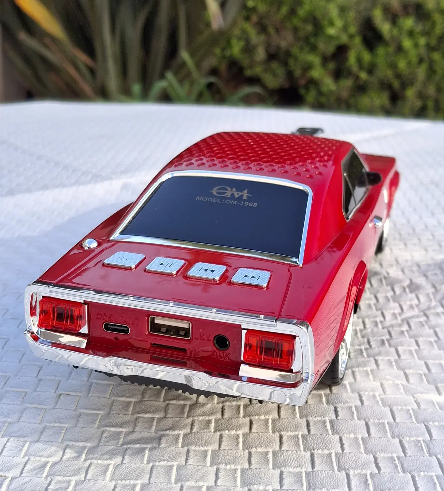 AUTO PARLANTE ViNtAgE Dodge Charger R/T Rojo 6