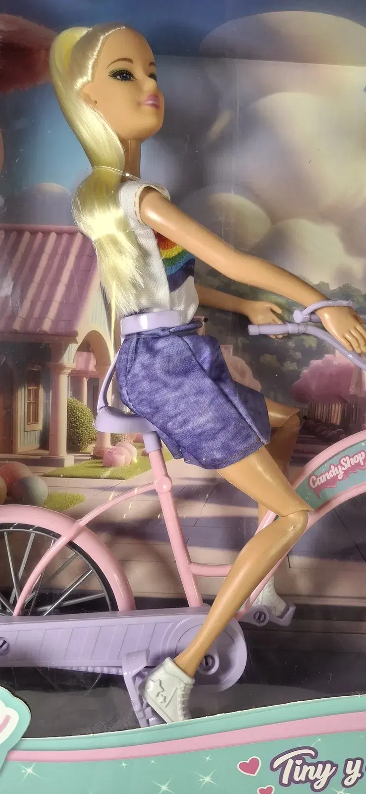 TINY Y SU BICI CANDY SHOP 2
