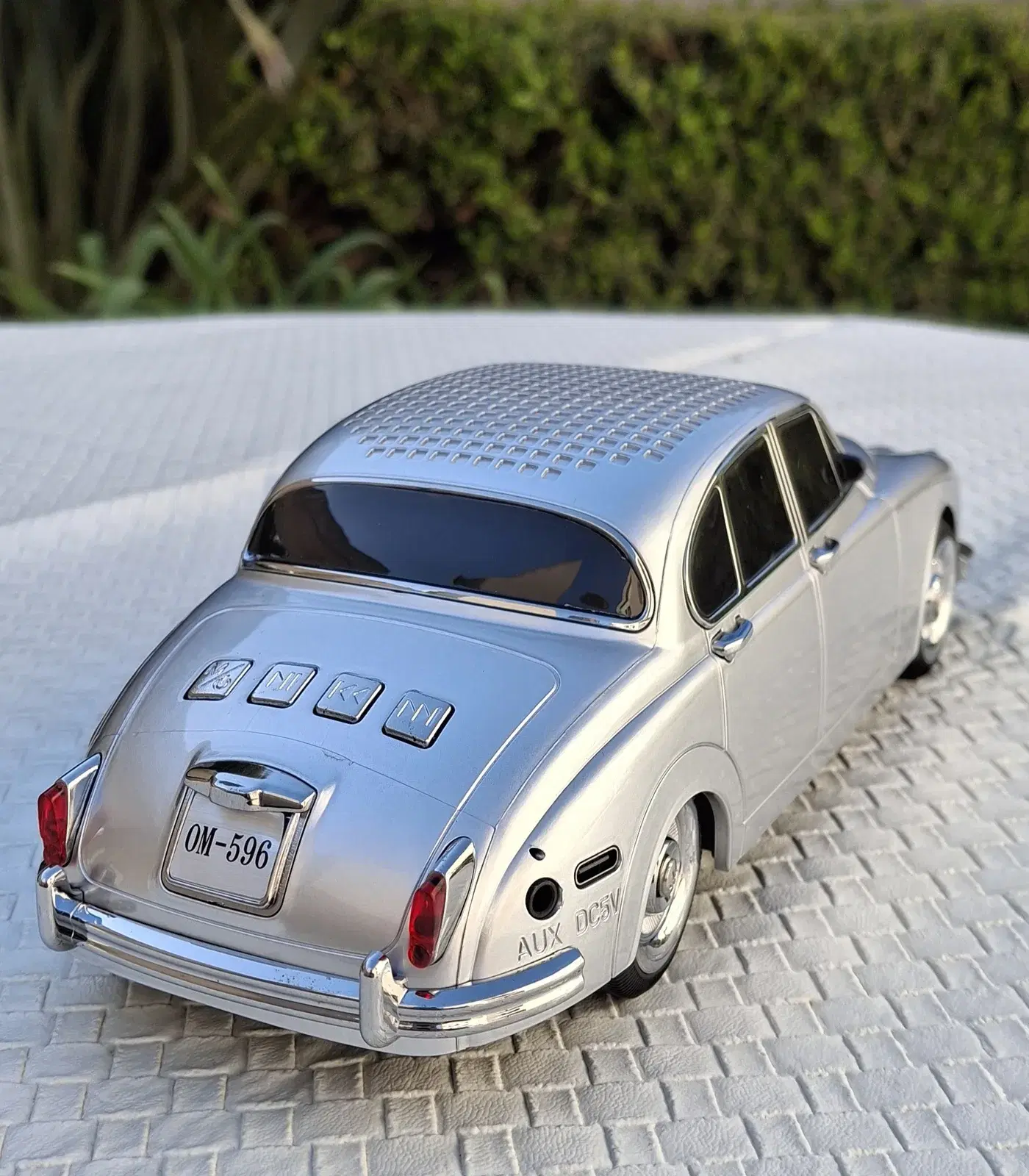 AUTO PARLANTE ViNtAgE Jaguar Mark 2 (MK2) Color Plata 3