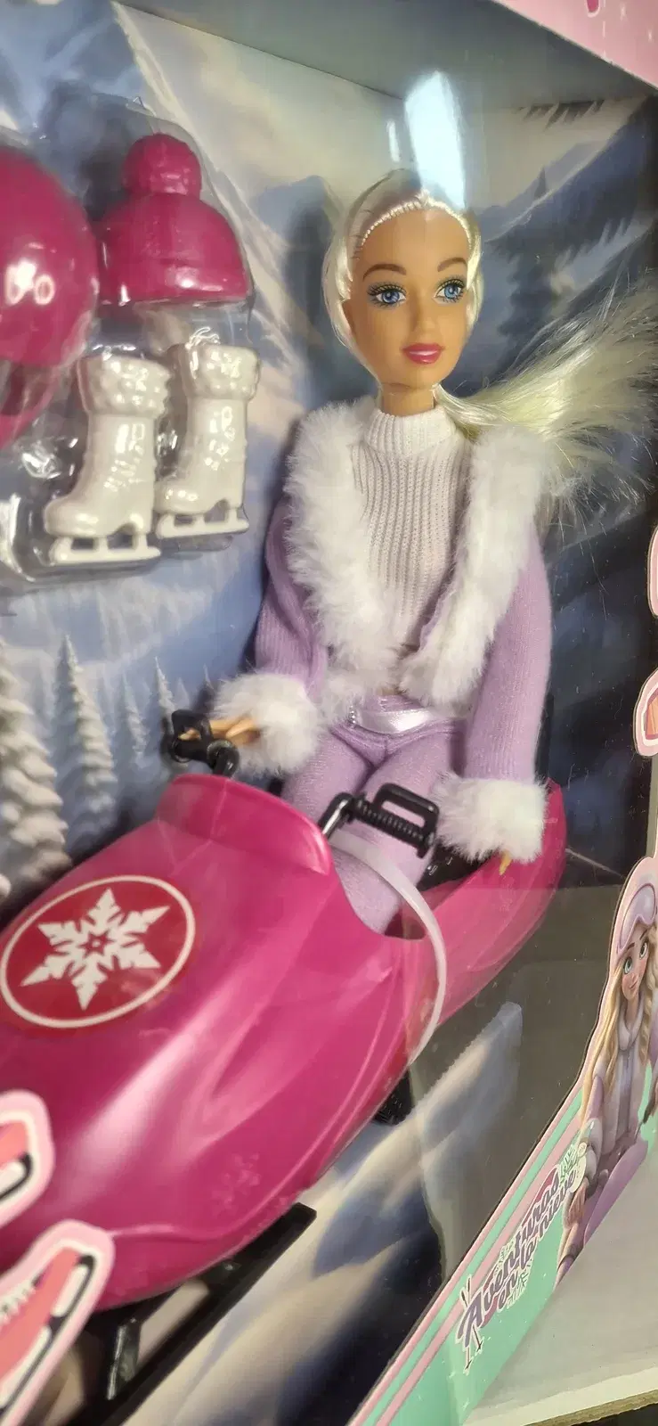 MUÑECA TINY Y SU MOTO DE NIEVE 2