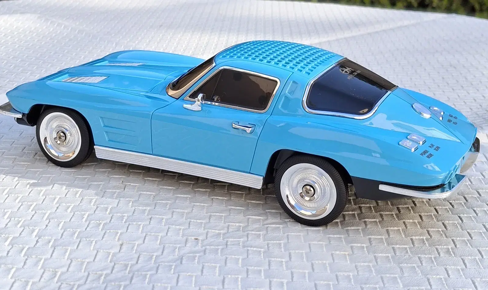 AUTO PARLANTE ViNtAgE Chevrolet Corvette Sting Ray Coupe (C2) Celeste 2