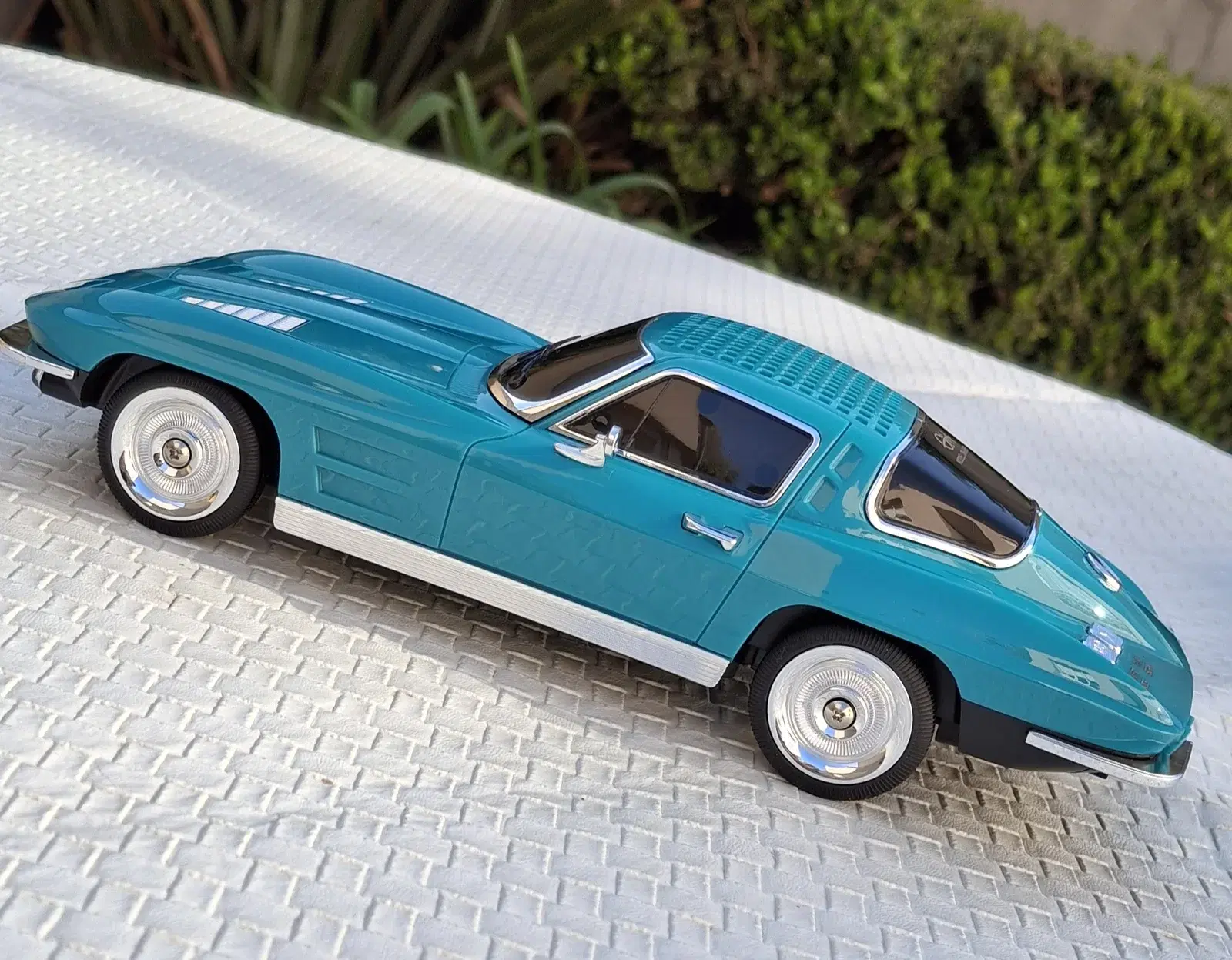 AUTO PARLANTE ViNtAgE Chevrolet Corvette Sting Ray Coupe (C2) Turquesa