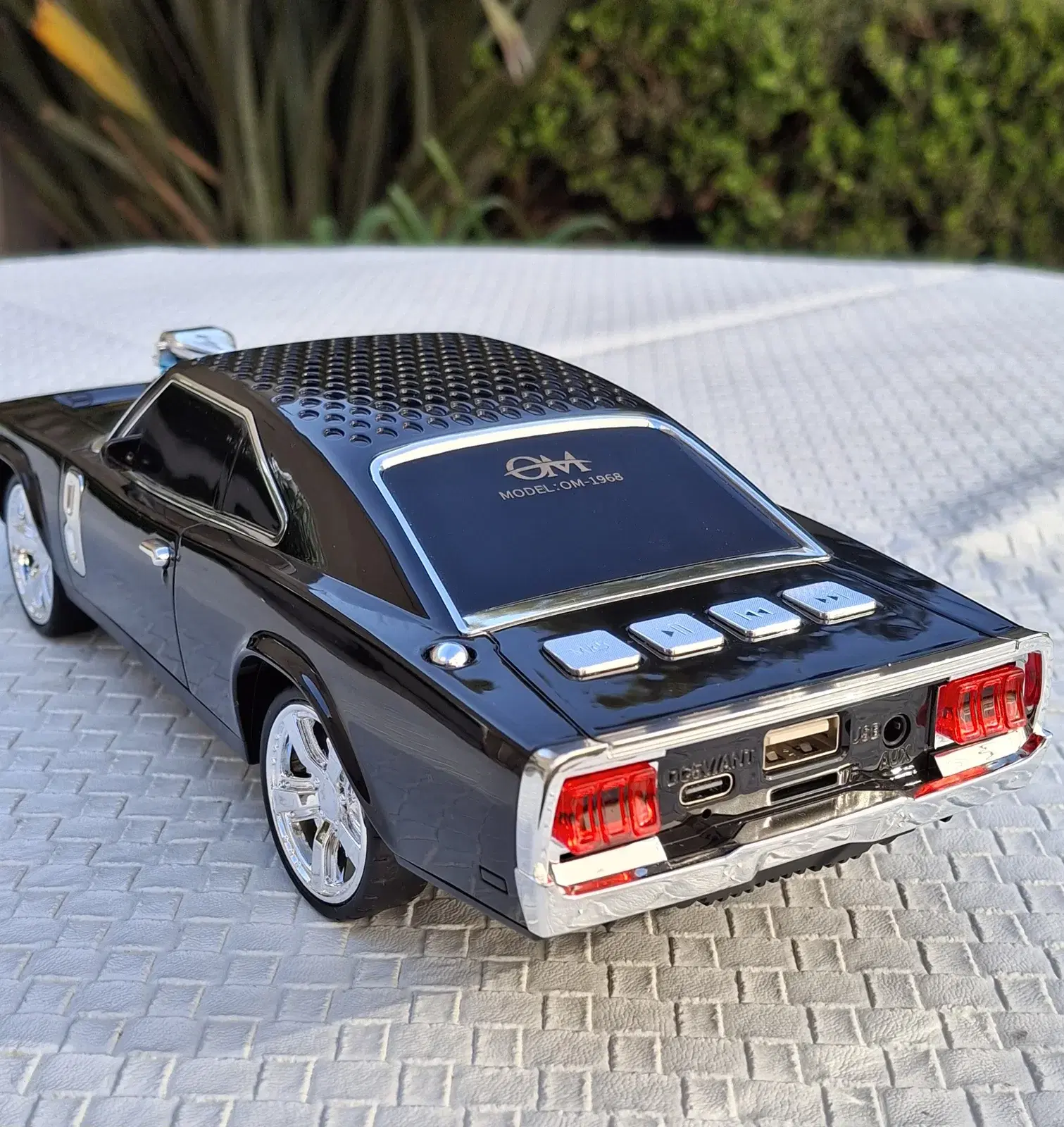 AUTO PARLANTE ViNtAgE Dodge Charger R/T Negro 3