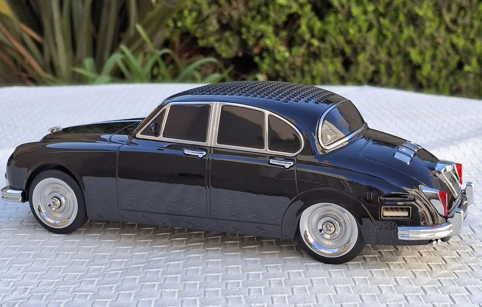 AUTO PARLANTE ViNtAgE Jaguar Mark 2 (MK2) Negro
